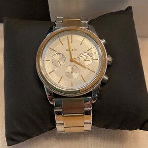 DKNY Unisex Watch Excellent Condition
